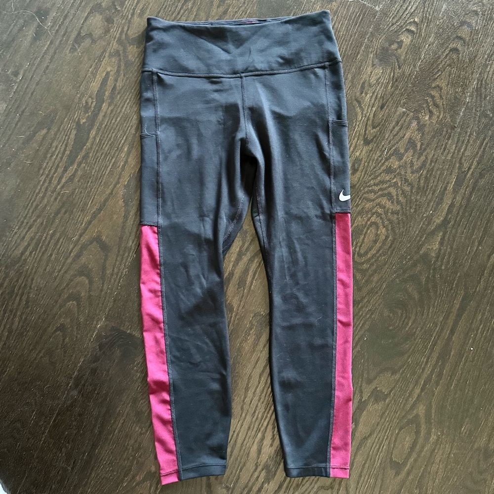 NIKE WOMENS MAROON AND BLACK ATHLETIC LEGGINGS